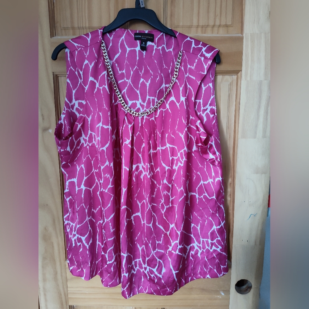 Sleeveless blouse